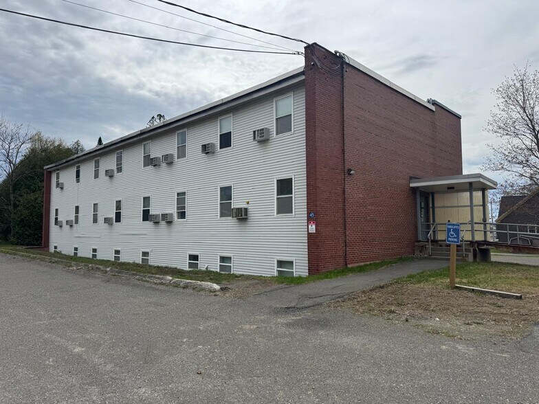 More Photos Of 45 School St, Houlton Office For Lease