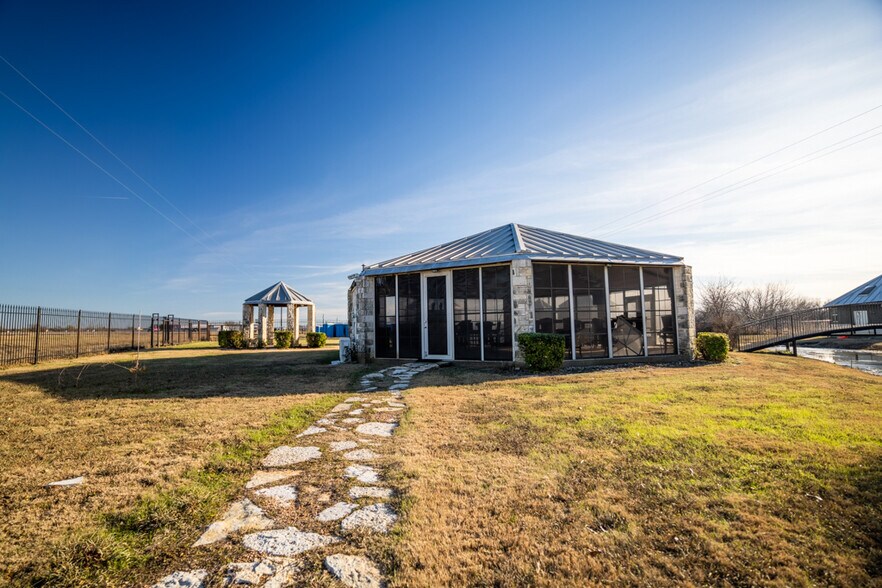 More Photos Of 8475 County Road 156, Kaufman Office For Sale