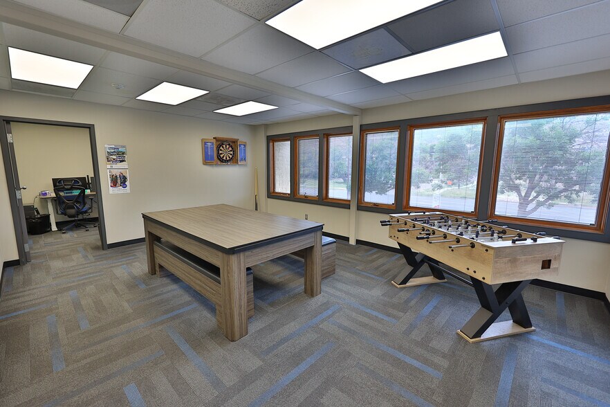 More Photos Of 4935 N 30th St, Colorado Springs Office For Lease