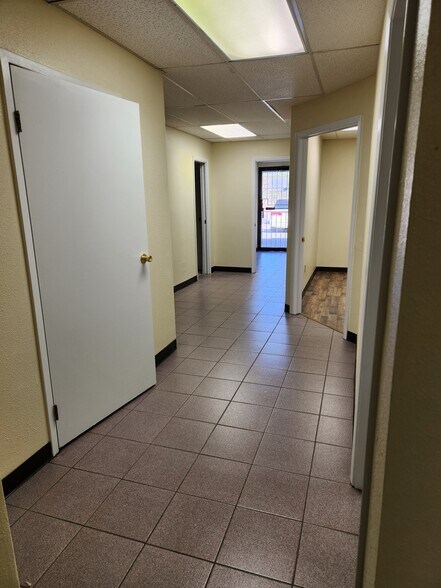 More Photos Of 1605 Beech St, El Paso Office For Lease