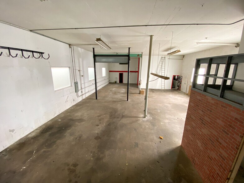 More Photos Of 2845 NW 35th St, Miami Warehouse For Sale