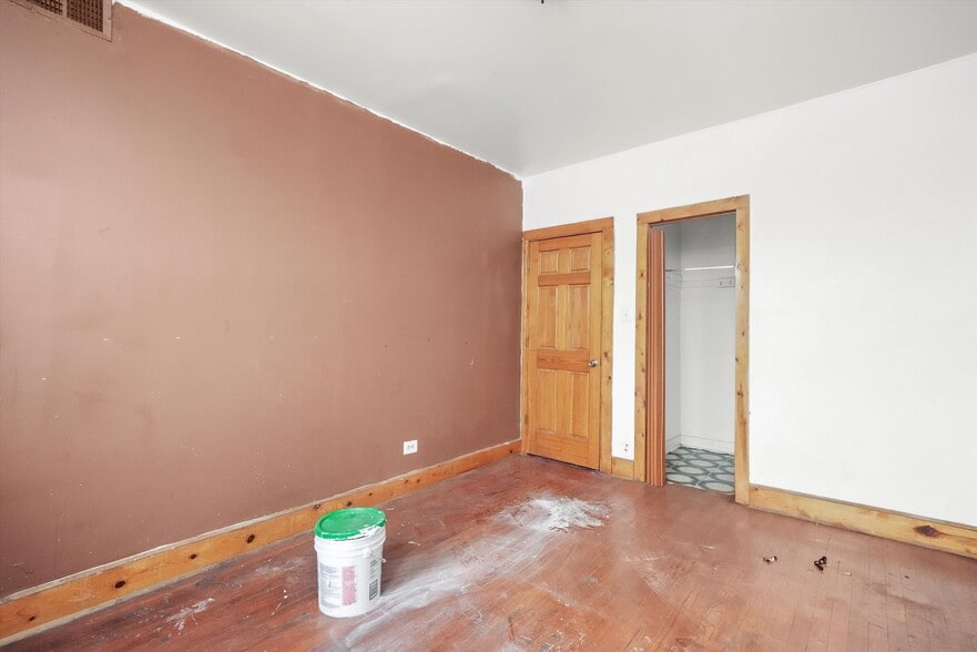 More Photos Of 4300-4310 W 16th St, Chicago Apartments For Sale