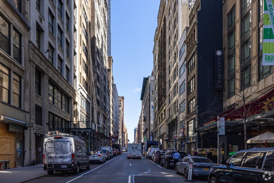 More Photos Of 34 W 36th St, New York Office For Lease