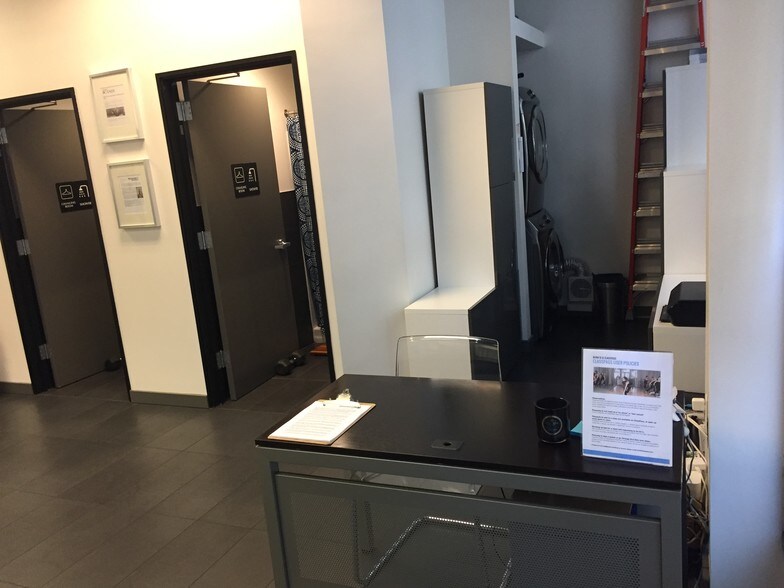 More Photos Of 2101 Webster St, Oakland Unknown For Lease