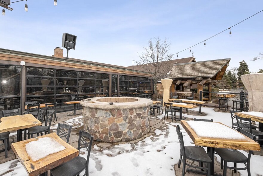 More Photos Of 6600 W 111th St, Worth Restaurant For Sale