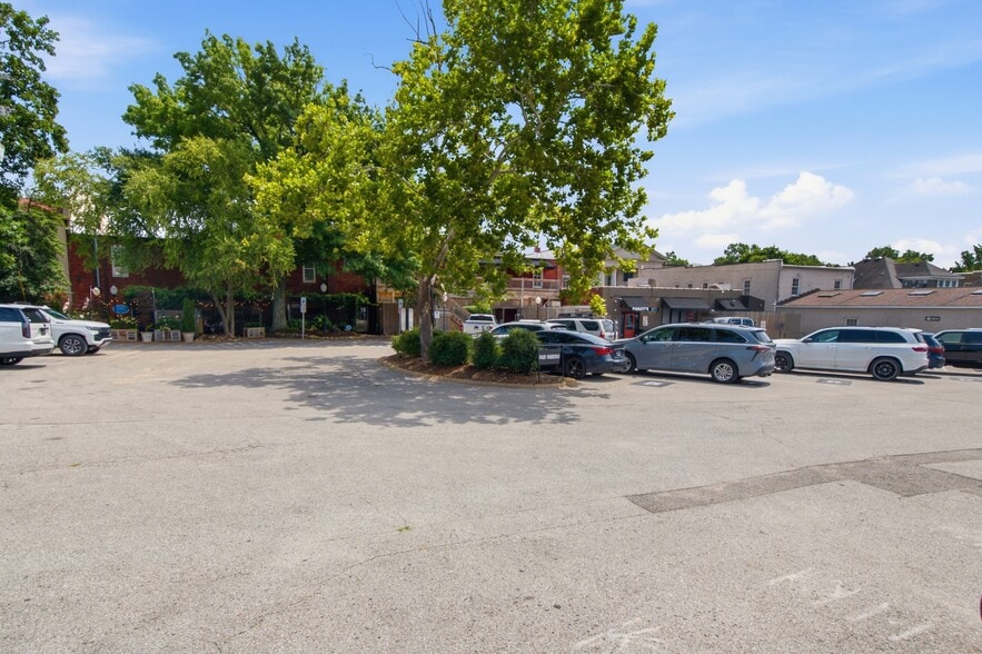 More Photos Of 421 Main St, Franklin Storefront Retail Office For Lease