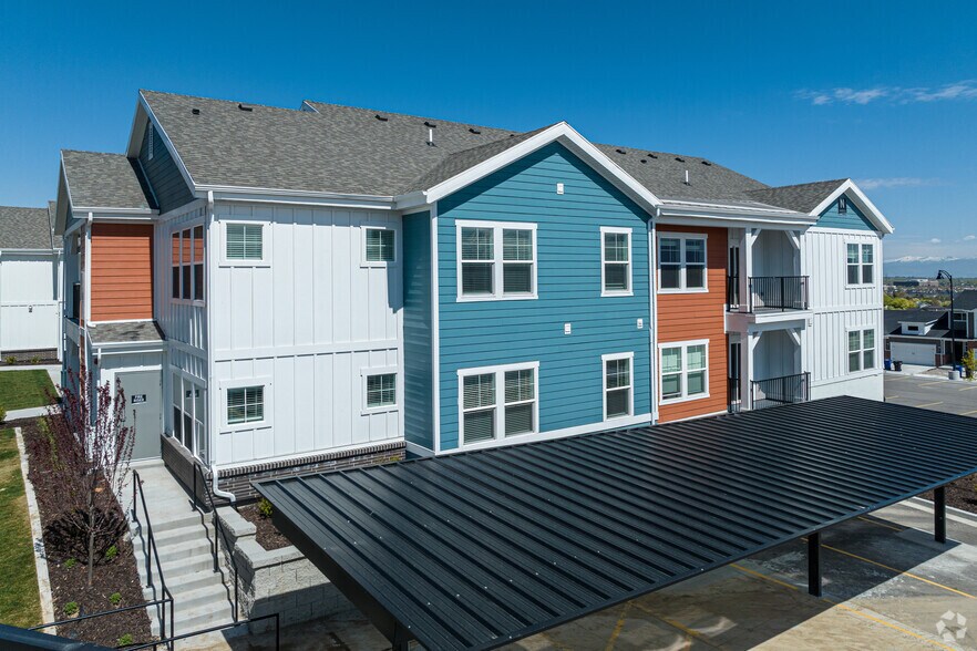 More Photos Of 14352 S Via Molvero Way, Herriman Apartments For Lease