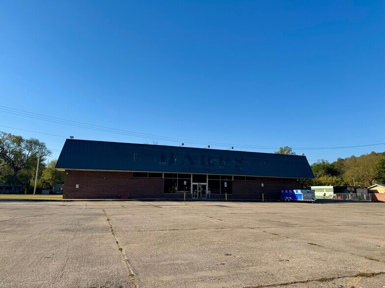 More Photos Of 210 Main St, Noel Supermarket For Sale