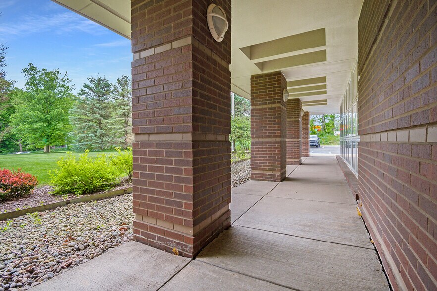 More Photos Of 7953 Adobe Rd, Kalamazoo Office For Sale