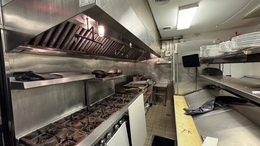 More Photos Of 215-217 Broadway, Bethlehem Restaurant For Lease