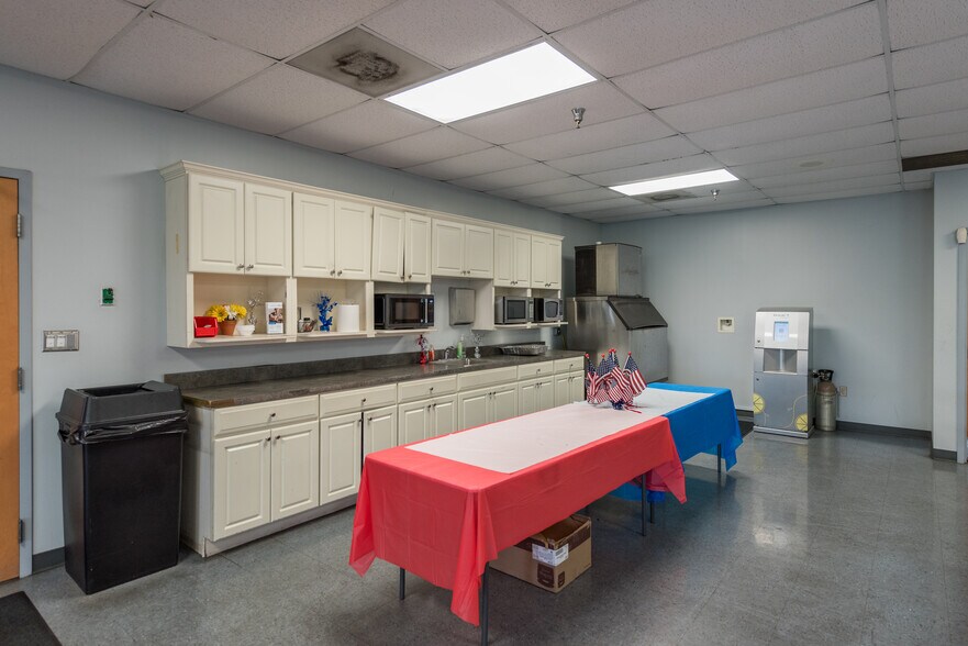 More Photos Of 2000 Cane Creek Pky, Ringgold Manufacturing For Sale