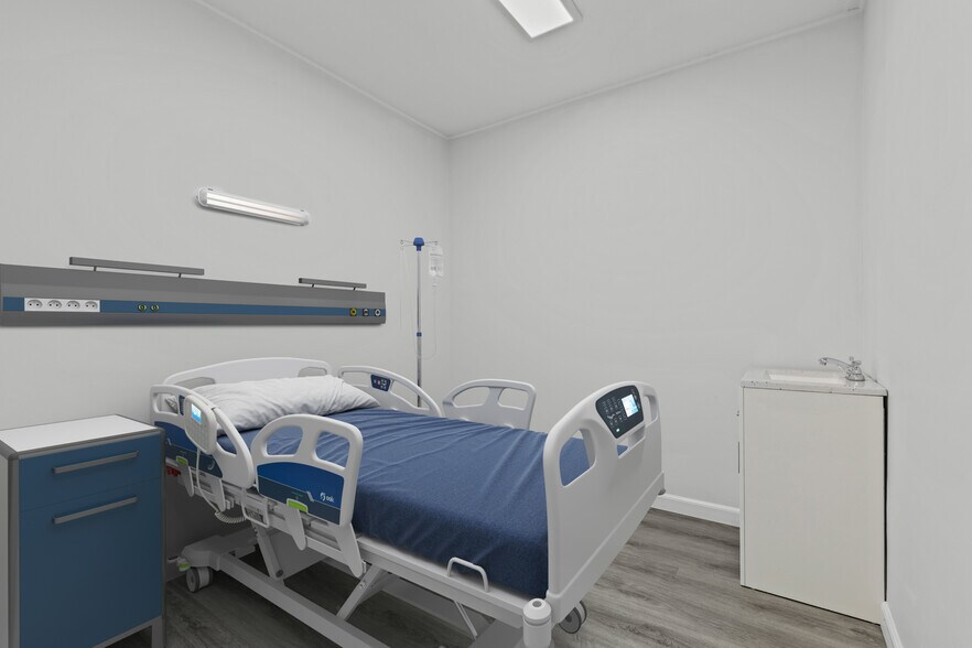 More Photos Of 16705 Hawthorne Blvd, Lawndale Medical For Lease