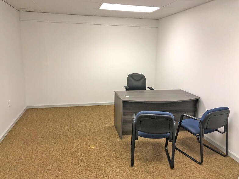 More Photos Of 556 Main St, Stroudsburg Office Residential For Lease