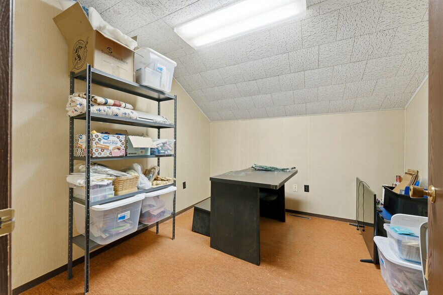 More Photos Of 102 4th St, Terra Alta Light Distribution For Sale