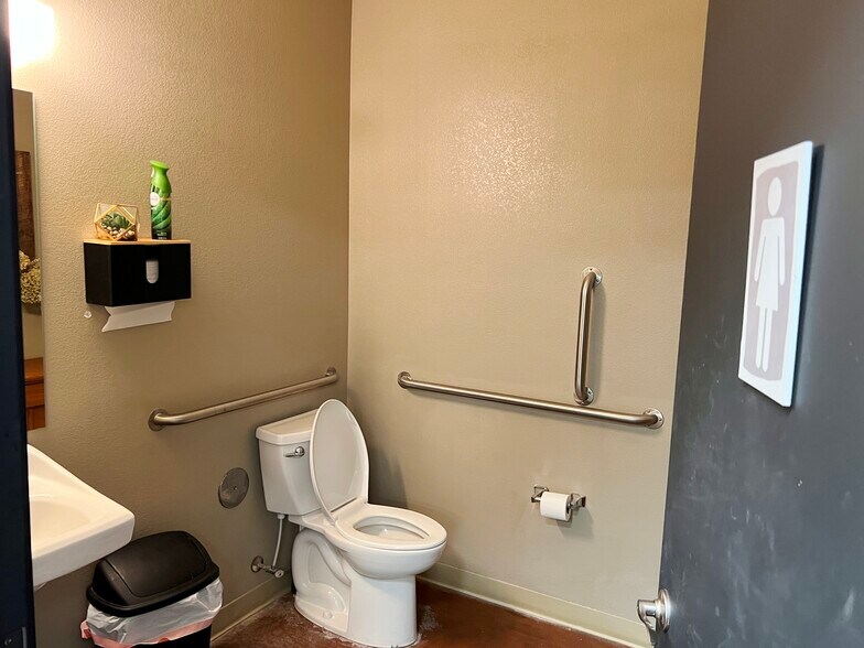 More Photos Of 13760 Bluestem Ct, Baxter Office For Sale