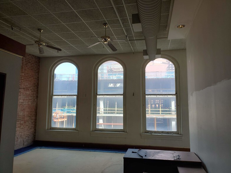 More Photos Of 133 W 4th St, Cincinnati Office For Sale