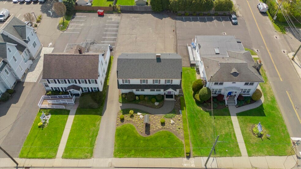 More Photos Of 158 East Ave, Norwalk Office For Lease