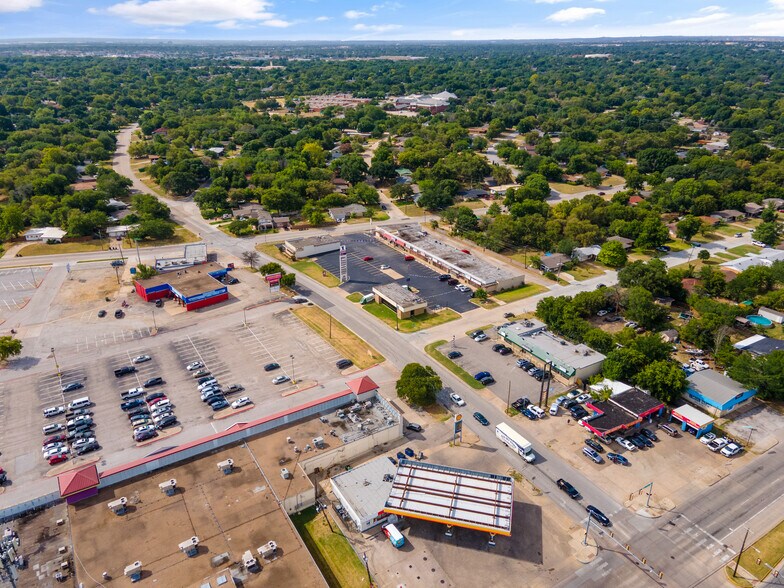 More Photos Of 5330 Wedgmont Circle, Fort Worth General Retail For Lease