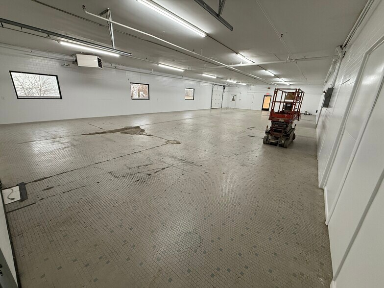 More Photos Of 425 Napoleon Rd, Bowling Green Manufacturing For Lease