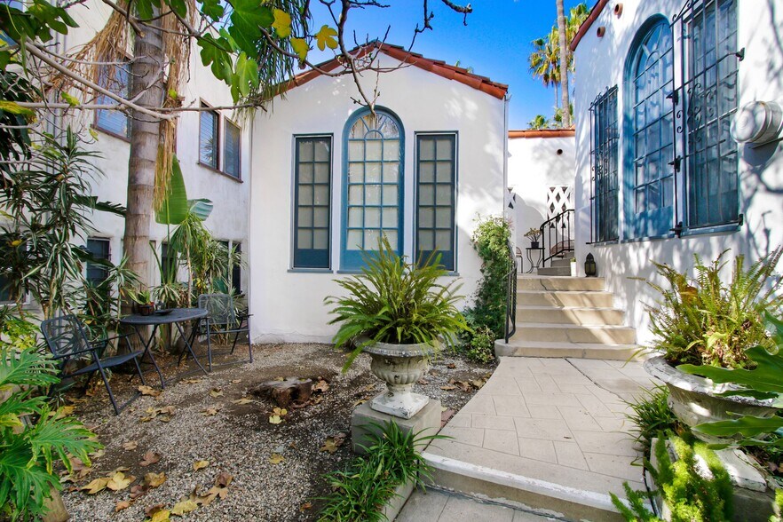 More Photos Of 805-809 N Kodak Dr, Los Angeles Apartments For Sale