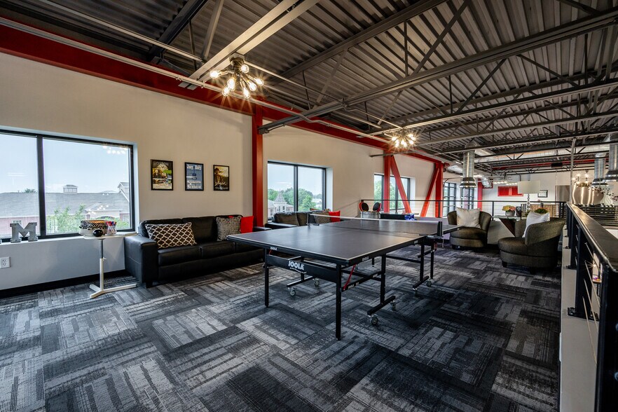 More Photos Of 205 SE 22nd St, Bentonville Office For Sale