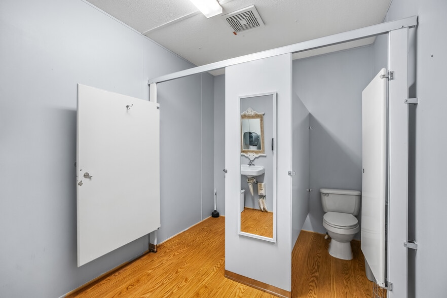 More Photos Of 1255 Mountainview Rd, King Religious Facility For Sale