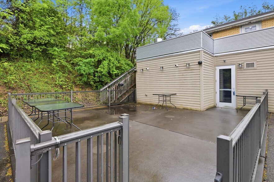 More Photos Of 1017 Highland Ave, Greensburg Restaurant For Sale