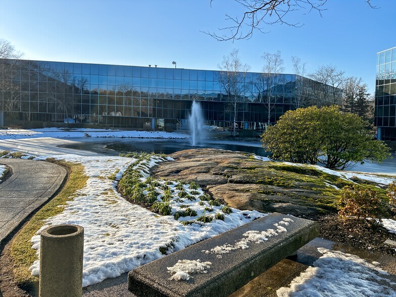 More Photos Of 1 Manhattanville Rd, Purchase Coworking Space