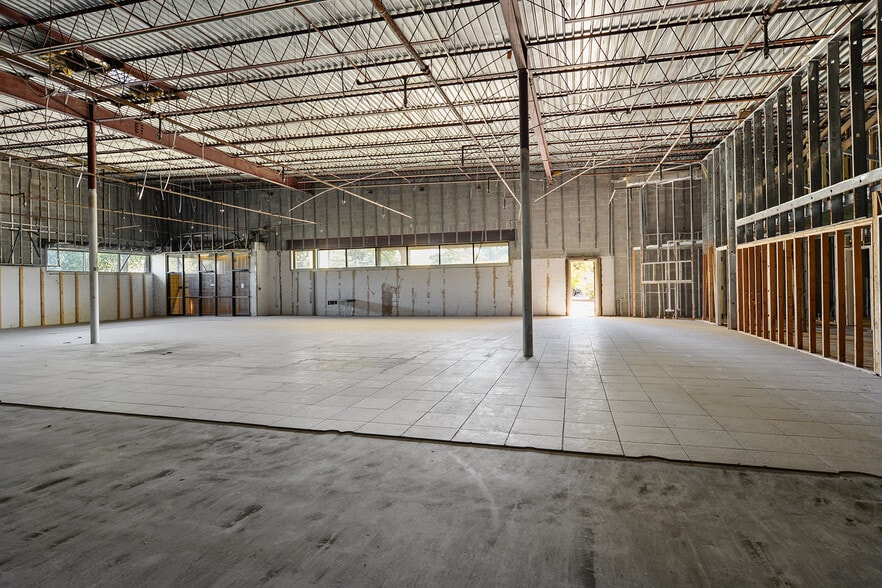 More Photos Of 5500 Saint Claude Ave, New Orleans Freestanding For Sale
