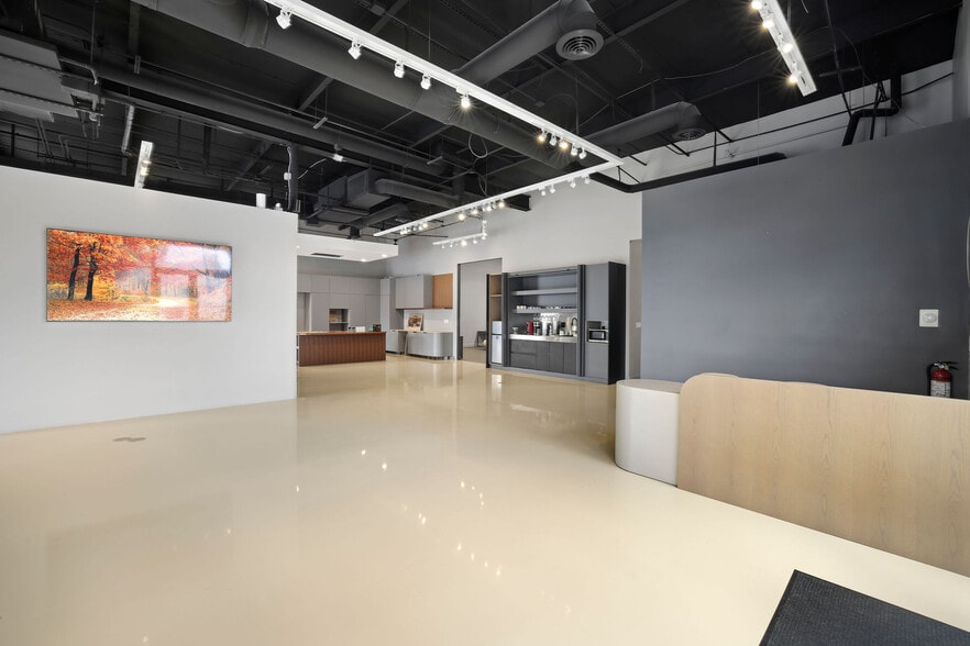 More Photos Of 275 NE 59th St, Miami Flex For Lease