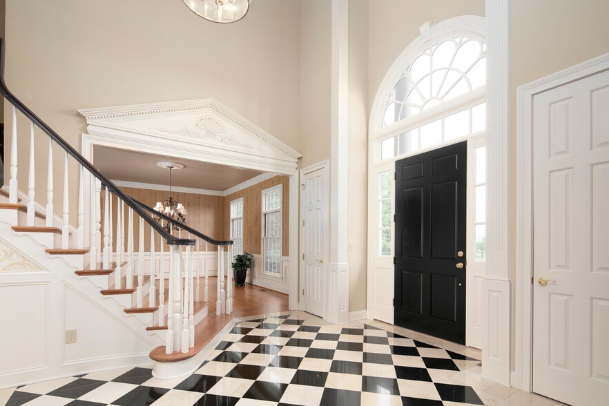 More Photos Of 4664 Lexington Rd, Winchester Specialty For Sale