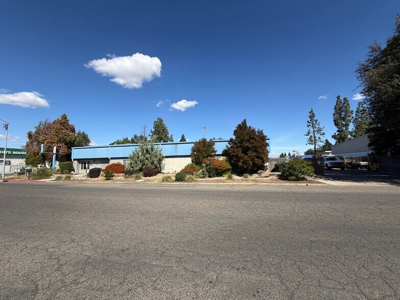 More Photos Of 5802 E Princeton Ave, Fresno Warehouse For Lease