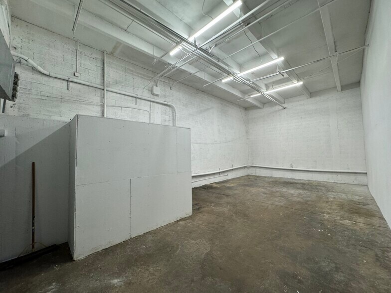 More Photos Of 6461 Garden Rd, Riviera Beach Industrial For Lease