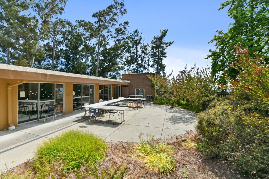 More Photos Of 3500 Mountain Blvd, Oakland Schools For Lease