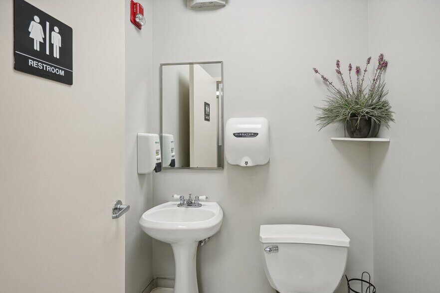 More Photos Of 25 E Willow St, Millburn Medical For Sale