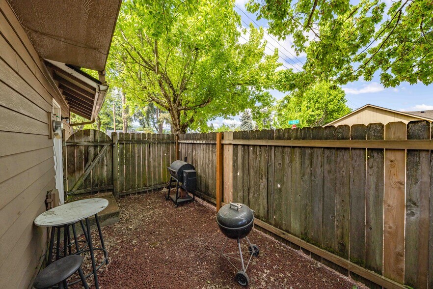 More Photos Of 124 S 63rd St, Springfield Apartments For Sale