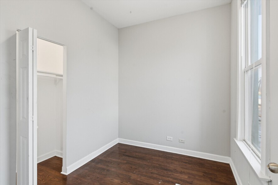 More Photos Of 4140 N Western Ave, Chicago Multifamily For Sale