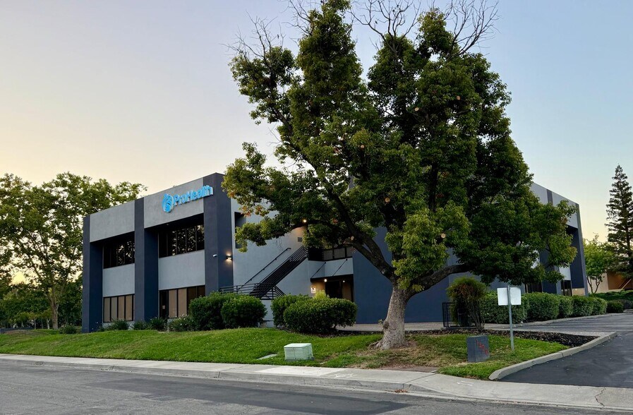 More Photos Of 1420 River Park Dr, Sacramento Office For Sale