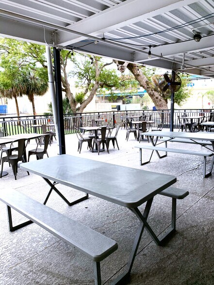 More Photos Of 100 W Livingston St, Orlando Restaurant For Lease