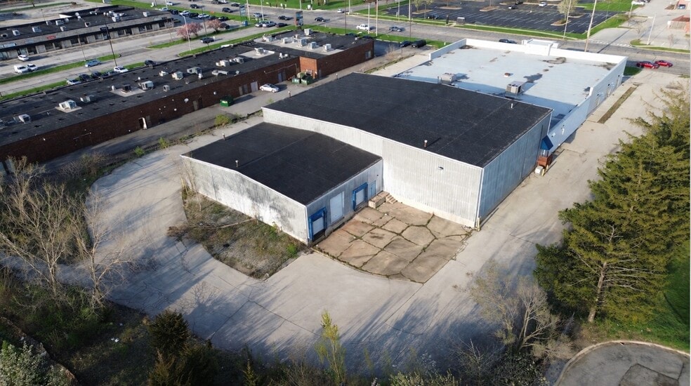 More Photos Of 8000 Broadway, Merrillville Freestanding For Lease