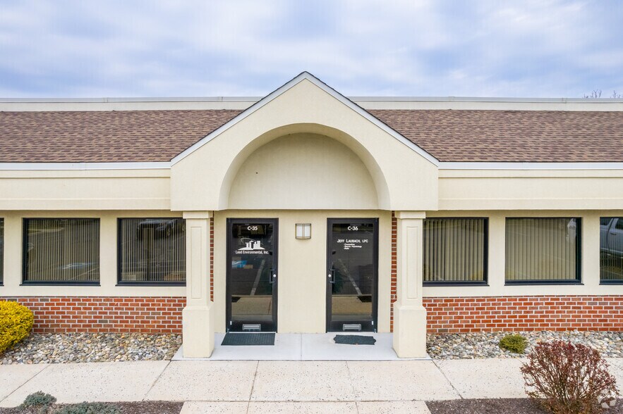 More Photos Of 2209 Quarry Dr, West Lawn Unknown For Lease