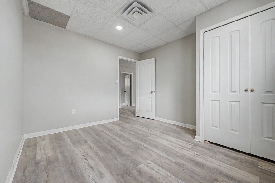 More Photos Of 19323 W Warren Ave, Detroit Storefront Retail Residential For Lease
