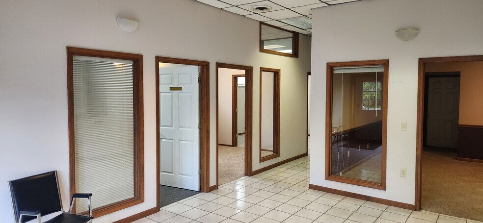 More Photos Of 27070 Detroit Rd, Westlake Freestanding For Lease