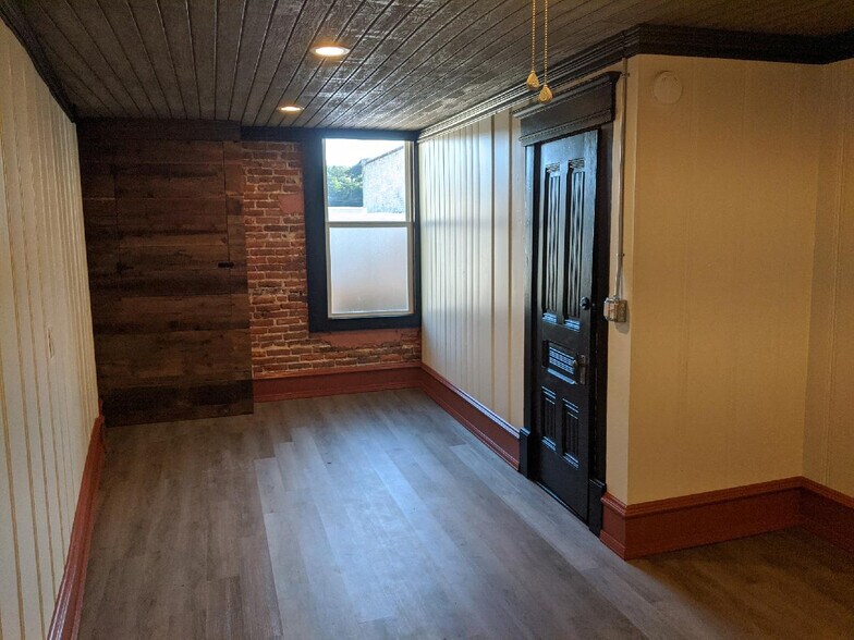 More Photos Of 8 Court St, Jackson Loft Creative Space For Lease