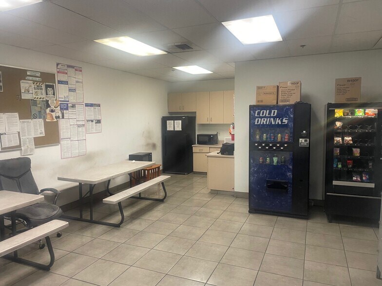More Photos Of 3101 Camino Del Sol, Oxnard Manufacturing For Lease