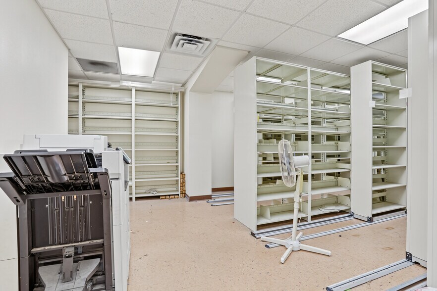 More Photos Of 12625 40th St N, Clearwater Warehouse For Sale
