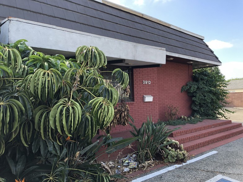More Photos Of 3912 Eagle Rock Blvd, Los Angeles Office For Lease