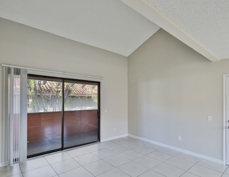 More Photos Of 1531 W Rialto Ave, Fontana Apartments For Sale