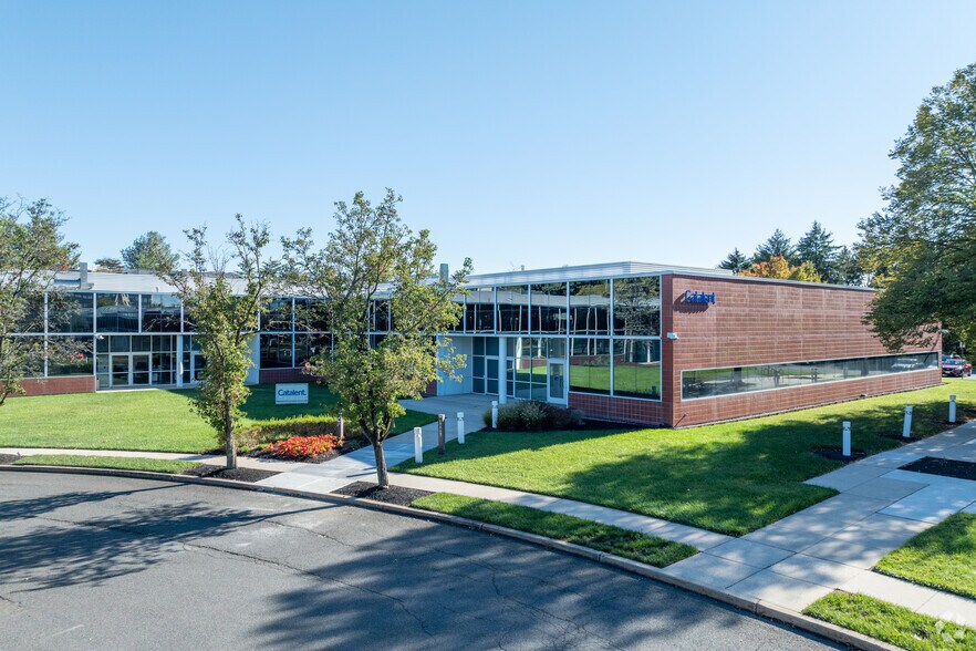 More Photos Of 104 Campus Dr, Princeton Research And Development For Lease