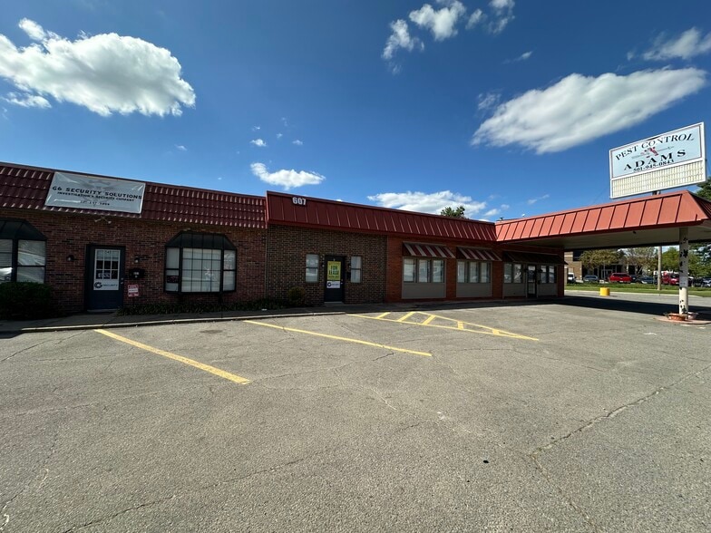 Primary Photo Of 607 Harkrider St, Conway Office For Lease